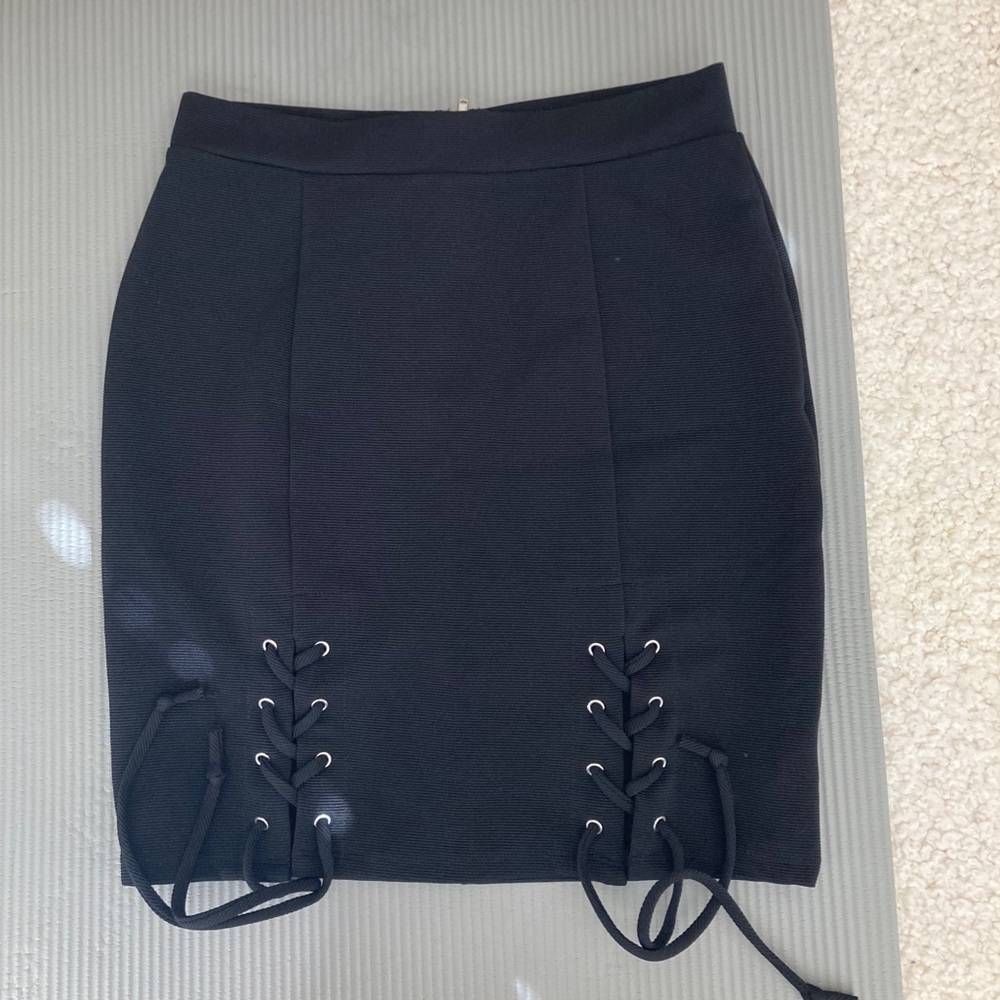 Lace up skirt
